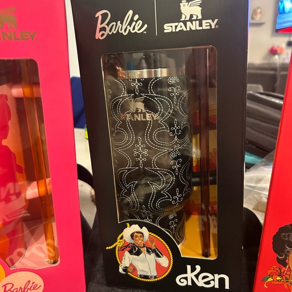 Barbie x Stanley 40 oz Brand new never opened - Picture 4 of 6